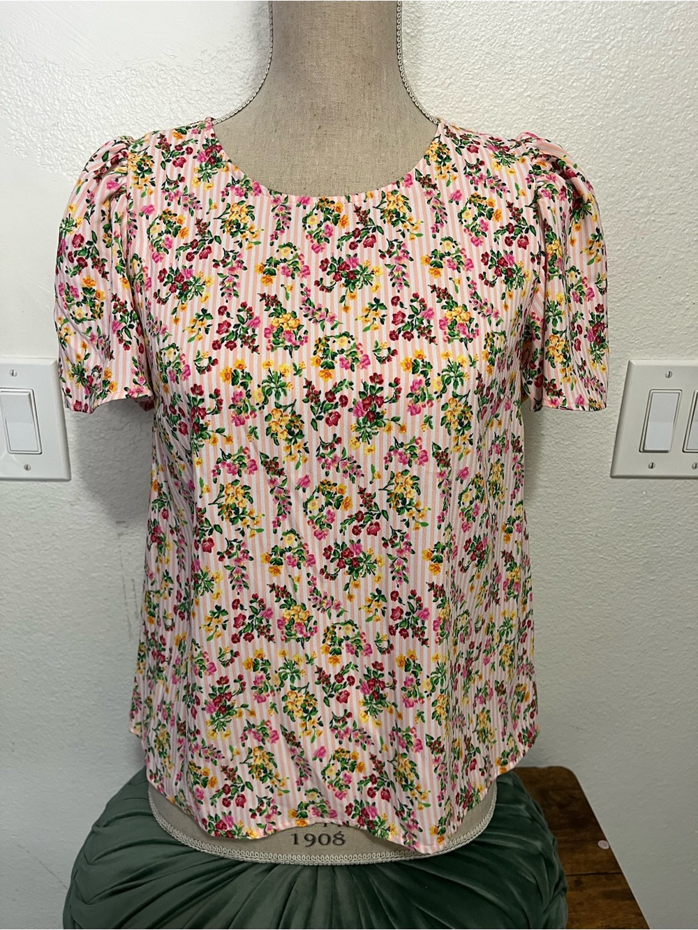 LC Lauren Conrad Pink Floral Short Sleeve Blouse